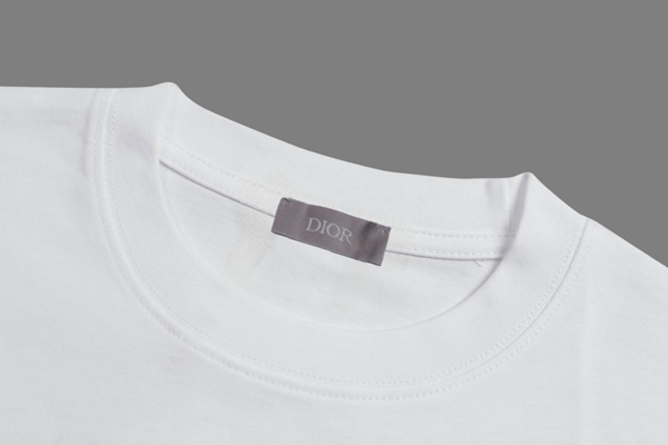 ブランドTシャツ側面デザイン